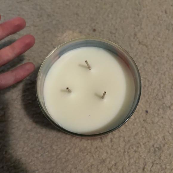 NEW Bath and Body Works Red, White & Blue Cake 3-Wick Candle - Picture 4 of 4